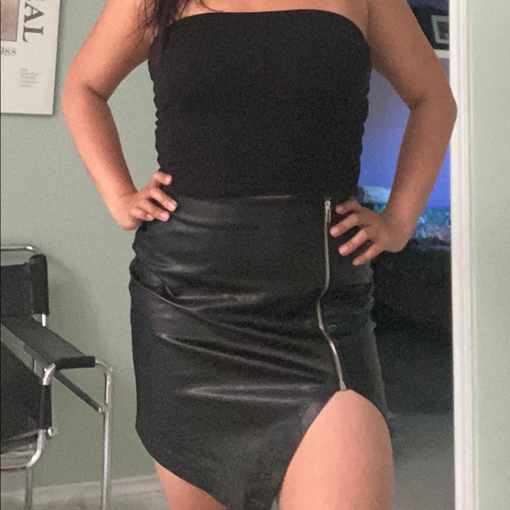 Missguided size 8-10 asymmetrical leather skirt
